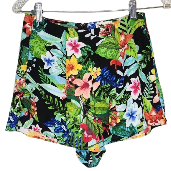 Show Me Your Mumu tropical Sawyer short.